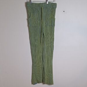 Pretty Little Thing Green Ribbed  Size 10 Knit Pants NWT
